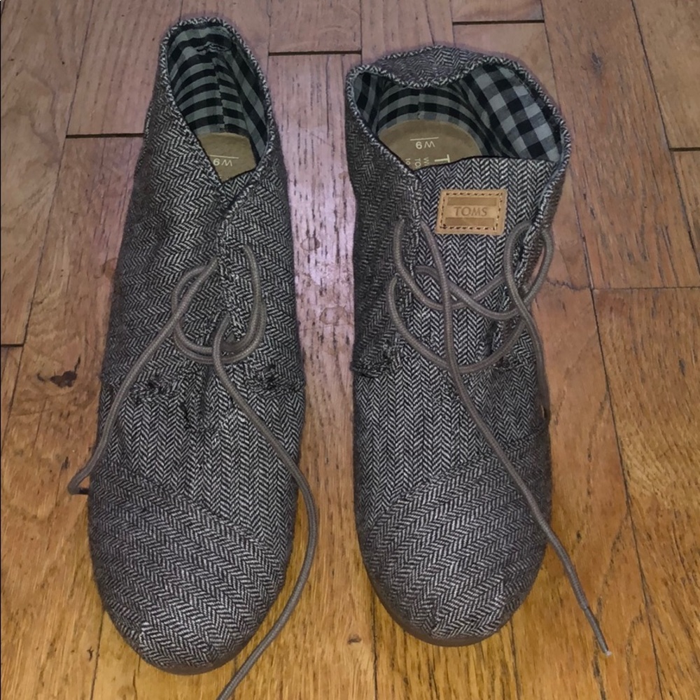 Tom’s Booties